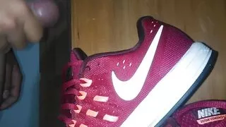 sneaker Nike Air Zoom big CUMSHOT inside