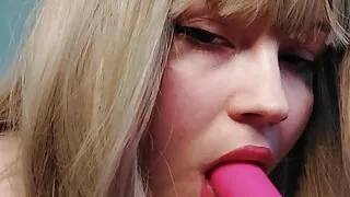 Thicc Missy Luna blonde amateur sucking vibrator to tease