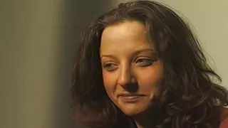 young teen mastubiert dafuer vor der kamera