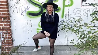 MiaXXX Outdoor Pee Lost Place