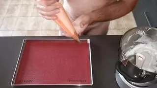 Cicci77 after collecting 73 grams of sperm produces its first and exclusive 40% "all sperm" meringues