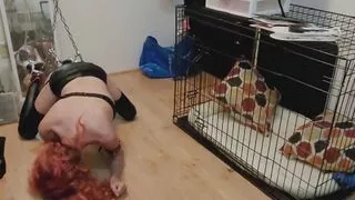 Kristall angekettet und kniend