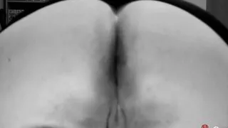 a good big ass that moves to the rhythm of a good blowjob