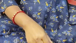 Indian bhabhi Sruti fully Naked and fucking with Cucumber