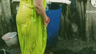 Tamil village mullu aunty outdoors bath Sex video