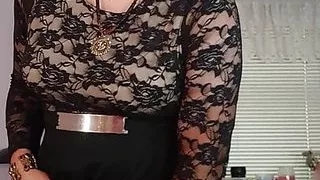 Hot and Horny T-Gilf Mommy Vicki needs a hot young stud!