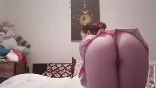 Vends-ta-culotte - Sexy amateur girl in pleated skirt masturbating