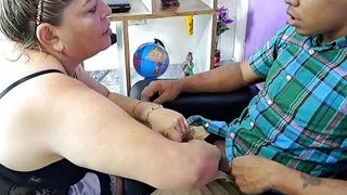 A good cock sucking in the office