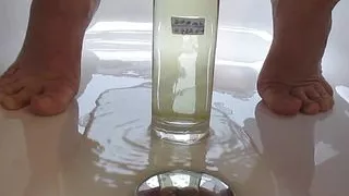 Old Clip from 2017: Pissing through a Plug