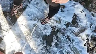 PISS BLOW Pissing on reluctant Hotelmanagers strappy heels