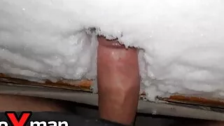 He fucks a hole in the snow - SoloXman