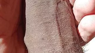 Sieh dir den schwarzen Strohhalm an, den sich deine Frau und dein Mann so gerne in den Mund stecken, meine Whatsapp steht in meinem Profil