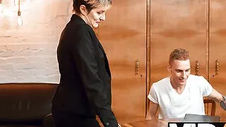 TUTOR4K. Literature teacher is satisfied thanks to stud's steely boner