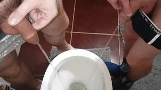 Young twinkies pissed on each other !