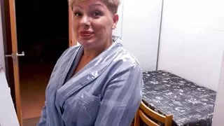 Amateur mommy seduces stepson's friend and films herself riding his cock