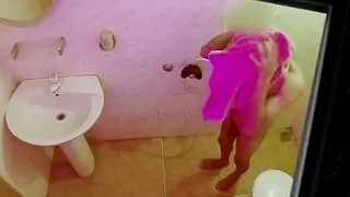 Mein indischer Nachbarsjunge beim Baden