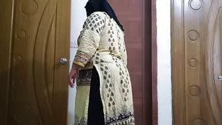 (Tamil hot Maa Apne Bete ke sath chudai karta hai) Indian MILF Stepmom helps Stepson cum - But Accidentally creampie