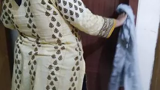(Punjabi Aunty Ki Jabardast Chudai Apni Beta) Indian hot aunty fucked by her Stepson while cleaning house - Dirty Sex