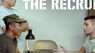 Bar, Schwuler Sex, Gruppensex, Militär, Schüchtern