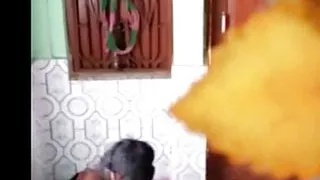 Bahan ko padoshi ne jabardasti chod diya hamare camere me record ho gya gaand faad di padoshi ki