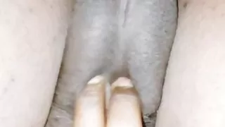 Winzige Eier und Klitoris