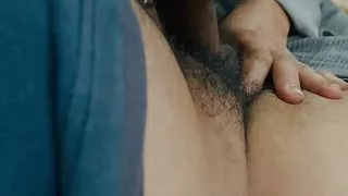 My stepsister come my home and sucking my lund with jam