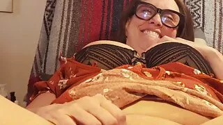 Autumn get her PUSSY SHAVED my MILF wife and I film me shaving her pussy. My sexy horny wife needed me to help