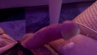 Sexy neue Crossdresserin Dolly Poppin sperma freihändig