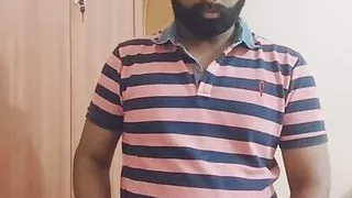 Bearded Daddy in lungi masturbates