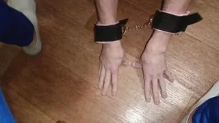 Femboy Cross under the table served the big dick of the owner 's daddy in adidas !