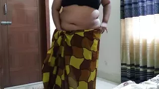 (Tamil Horny Bhabhi Saree Stripping) Indian Hot Bhabhi cheats on husband & fucked with ex Boyfriend - Huge Pussy Cum