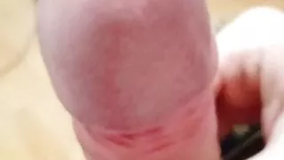 Russischer Mann wichst einen riesigen Schwanz