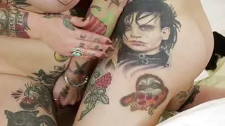 hot tattoo lesbo orgy