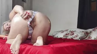 Großer Kitzler, BH, Brasilianischer Sex, Kitzler, Minirock, Überraschung