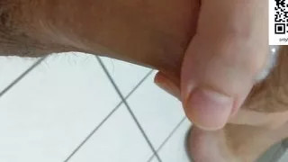 Cumshot in Zeitlupe - Schau dir meinen dicken Sperma leckenden Schwanz an