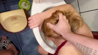 Toilet calling BEST SLUT EVER - more on OF P0rnelia PT 2