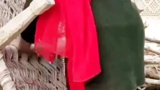 Mere noker ne mujhe faslon me choda aur Meri gand phar di Meri phudi ma oska bahot bara lun gaya osne zabardasti choda g