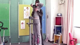 Woman in fuck gym, the trainer bangs hard her cunt