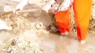 Mere bhai k dost ne mujhe zabardasti choda Meri phudi mari