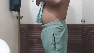 Blowjob  handjob sexy gay bhatharoom cleaning