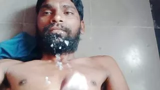 Rajeshplayboy993 cumming on the face