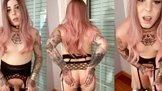 Gorgeous trans Emma Ink gives you a hot handjob