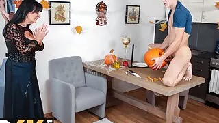 MATURE4K. Charmer gives muff to stepson for hot bonking in the kitchen