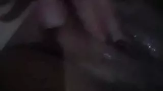 Casada gozando na cama do corno