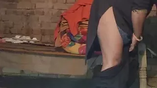 Dewar ka lund khada nhi hua koi h jo mujhe chod chod kar piyas bujha de