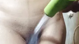 Hot Amateur Homemade Video pee and bathing