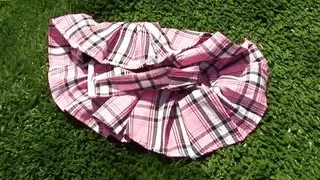 sie raucht und küsst ihre Freundin inklusive Dildos