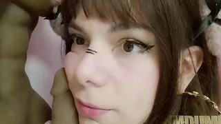 Broken sissy joyce zeigt ihr Zimmer und sissygasms