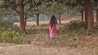 Jungle mein Bulaya ladki ko baat karke pataya aur ghar mein jakar kiya chudai desi ladki ko