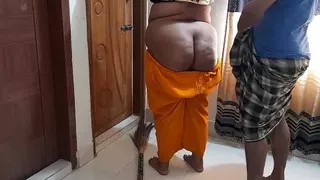 (Priya Chatterjee) Sasurji Ne Apne Bete Ki Patni Ke Sath Kia Kand - Jabardasti Anal Fucked when she was sweeping